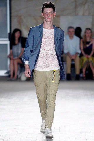 Look 16